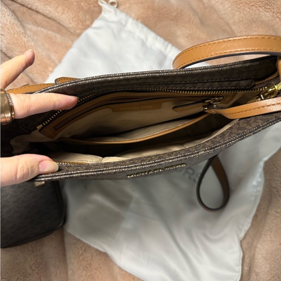 Michael Kors Dark Brown Signature Tote and Wallet - Picture 4 of 6